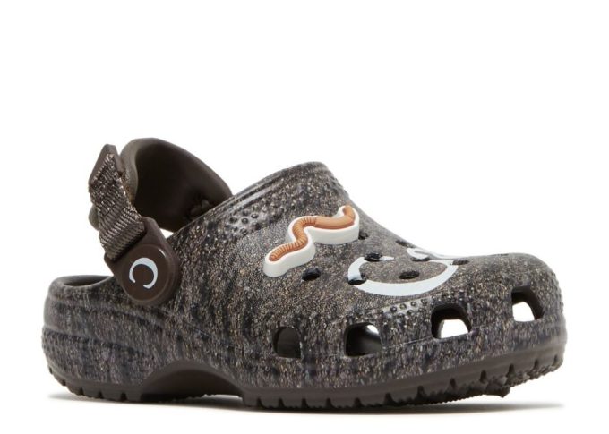 Anwar Carrots x Clog Kids „Soil – Espresso“