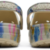 Crocs Awake NY x Klassischer Clog „Paint Drip“ 207943-90H