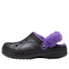 Crocs Baya gefütterte Fuzz Strap Clogs „Schwarz Lila“ 20663309V