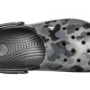 Crocs Classic Clog Strandsandalen Schwarz Camouflage 205579-0DY Crocs Classic Clog Strandsandalen Schwarz Camouflage 205579-0DY