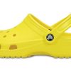 Crocs Classic Crocs Beach Unisex leuchtend gelbe Sandalen 10001-7C1 Crocs Classic Crocs Beach Unisex leuchtend gelbe Sandalen 10001-7C1