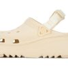 Crocs Classic Hiker Xscape Clog „Vanille“ 208365-108