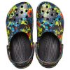 Crocs Classic Tie Dye Pattern Crocs Beach Unisex-Sandalen in Jeansblau 205453-4SW