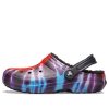 Crocs Classic Tie Dye Stay Warm Cozy Crocs Sport-Hausschuhe Unisex Lila Rot 206341-988 Crocs Classic Tie Dye Stay Warm Cozy Crocs Sport-Hausschuhe Unisex Lila Rot 206341-988