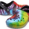 Crocs Classic Tie Dye Stay Warm Cozy Crocs Sport-Hausschuhe Unisex Lila Rot 206341-988 Crocs Classic Tie Dye Stay Warm Cozy Crocs Sport-Hausschuhe Unisex Lila Rot 206341-988