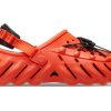 Crocs Echo Reflective Clogs „Orange Schwarz“ 210004-84J
