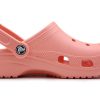 Crocs (WMNS) Classic Clog Outdoor Strand Sport Hausschuhe Rosa 10001-737 Crocs (WMNS) Classic Clog Outdoor Strand Sport Hausschuhe Rosa 10001-737