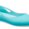 Crocs (WMNS) Flache eisblaue Sandalen 16265-4DJ Crocs (WMNS) Flache eisblaue Sandalen 16265-4DJ
