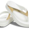 Crocs (WMNS) Hausschuhe mit dicker Sohle in Weißgold „White Gold“ 206919-100 Crocs (WMNS) Hausschuhe mit dicker Sohle in Weißgold „White Gold“ 206919-100