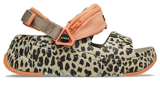 Crocs (WMNS) Hiker Xscape Animal Sandalen „Khaki Leopard“ 208611-2BY Crocs (WMNS) Hiker Xscape Animal Sandalen „Khaki Leopard“ 208611-2BY
