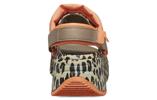 Crocs (WMNS) Hiker Xscape Animal Sandalen „Khaki Leopard“ 208611-2BY Crocs (WMNS) Hiker Xscape Animal Sandalen „Khaki Leopard“ 208611-2BY
