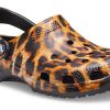 Crocs (WMNS) Klassische Clogs mit Tierdruck, Strandsandalen, Leopardenmuster, 206676-90L Crocs (WMNS) Klassische Clogs mit Tierdruck, Strandsandalen, Leopardenmuster, 206676-90L