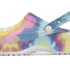 Crocs (WMNS) Klassische Clogs mit Wolken und Batikdruck, leicht, bequem, Sportsandalen, Pink/Blau, 207151-94S Crocs (WMNS) Klassische Clogs mit Wolken und Batikdruck, leicht, bequem, Sportsandalen, Pink/Blau, 207151-94S