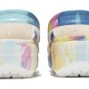 Crocs (WMNS) Klassische Clogs mit Wolken und Batikdruck, leicht, bequem, Sportsandalen, Pink/Blau, 207151-94S Crocs (WMNS) Klassische Clogs mit Wolken und Batikdruck, leicht, bequem, Sportsandalen, Pink/Blau, 207151-94S