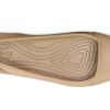 Crocs (WMNS) Minimalistische, lässige, flache, sportliche Sandalen in Goldfarbe, 202811-710 Crocs (WMNS) Minimalistische, lässige, flache, sportliche Sandalen in Goldfarbe, 202811-710