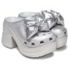 Crocs (WMNS) Siren Metallic Bow Clogs „Silber“ 210050-0P1 Crocs (WMNS) Siren Metallic Bow Clogs „Silber“ 210050-0P1