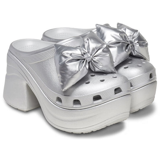 Crocs (WMNS) Siren Metallic Bow Clogs „Silber“ 210050-0P1 Crocs (WMNS) Siren Metallic Bow Clogs „Silber“ 210050-0P1