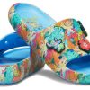 Crocs x Disney Stitch Classic Slides „Blau Multi“ 209788-4TB