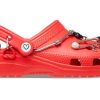 Crocs x Karol G Klassische Clogs „Metal Hearts“ 207998-8C1
