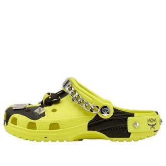 Crocs x MCM Clogs mit Camouflage-Print „Neongelb“ MEXCSMM27YN