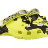 Crocs x MCM Clogs mit Camouflage-Print „Neongelb“ MEXCSMM27YN