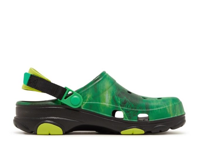 Ron English x All-Terrain Clog „Area 54 – Green Galaxy“