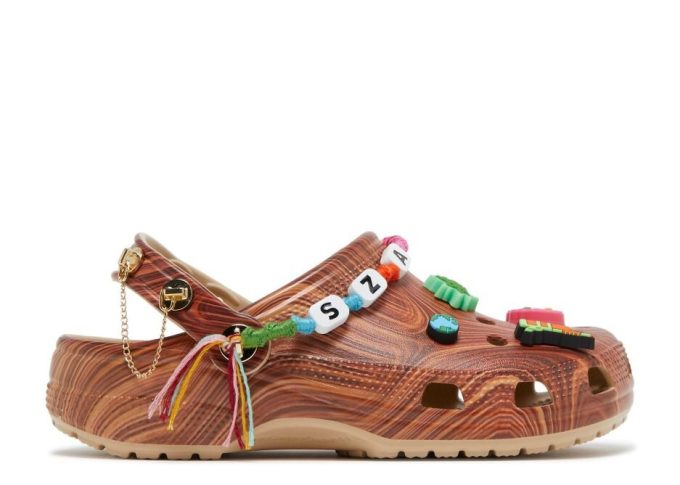 SZA x Wmns Classic Clog „Woodgrain“