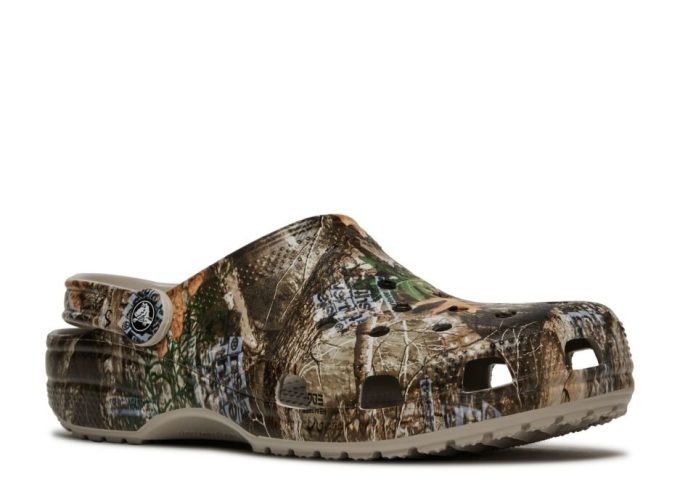 thisisneverthat x Realtree x Klassischer Clog „Edge Camo – Walnut“